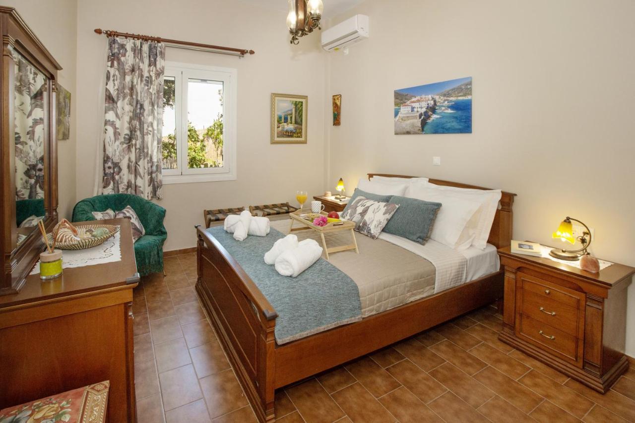 Ruby'S Summer House With Spacious Garden And Free Parking Gavrio Exterior photo