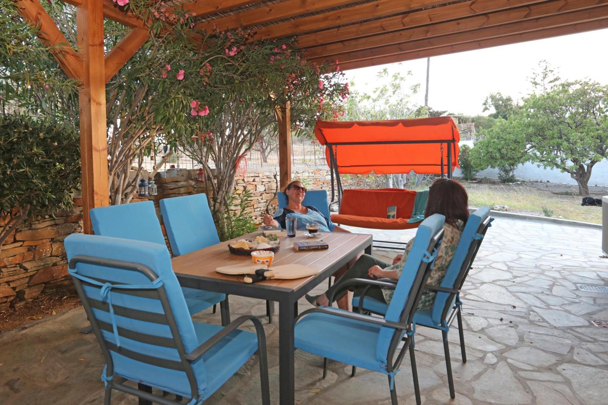 Ruby'S Summer House With Spacious Garden And Free Parking Gavrio Exterior photo