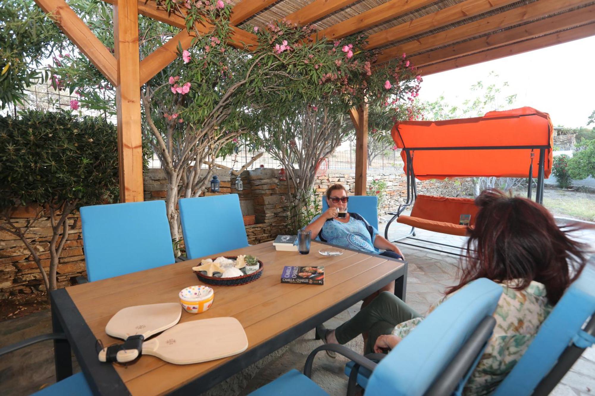 Ruby'S Summer House With Spacious Garden And Free Parking Gavrio Exterior photo